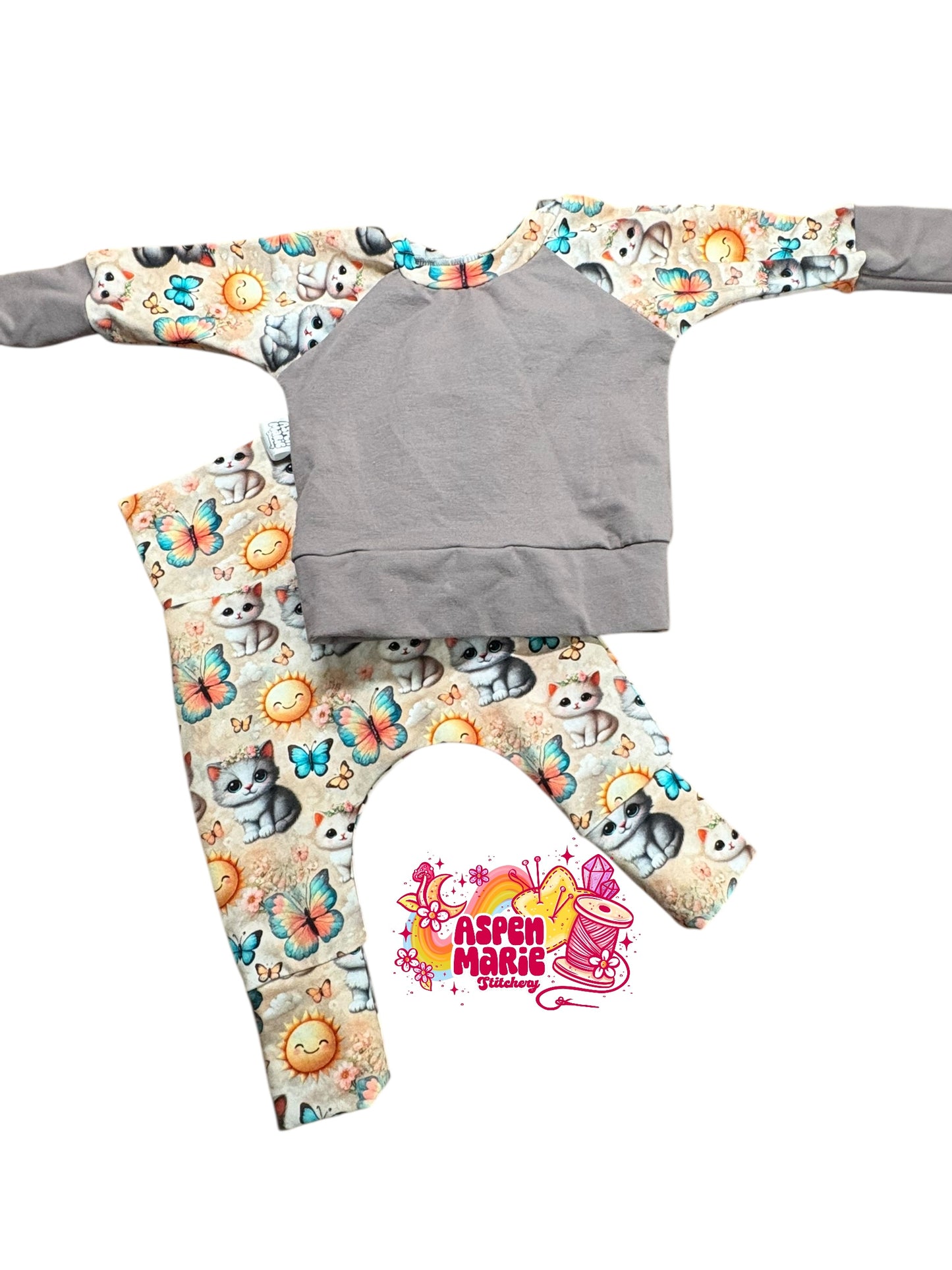 Size NB-6m Kitty Crew & Joggers